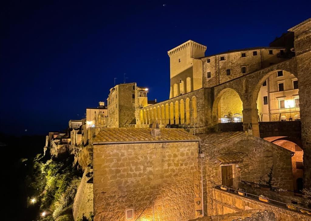 Km 0 Dal Centro By Tiziana Monaldi Hotel Pitigliano Exterior photo